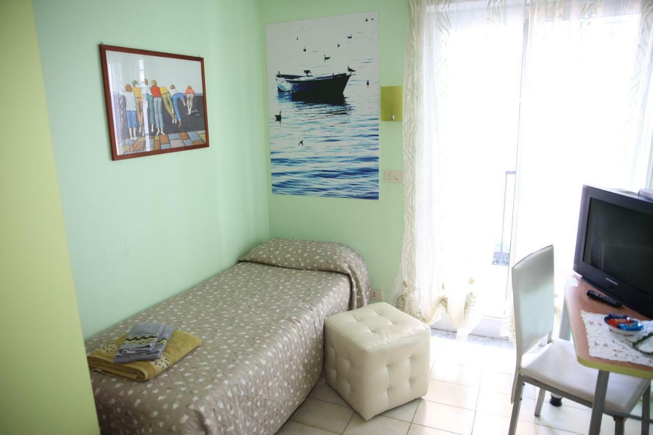 La Casa Del Nonno Bed and Breakfast Milazzo Exterior foto